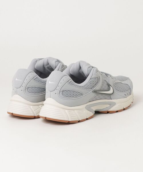 NIKE（ナイキ）の「NIKE/ナイキ V5RNR（スニーカー・メンズ・グレー・28cm/27.5cm/26.5cm/26cm）」の2枚目の写真