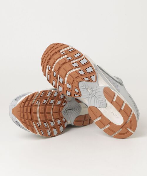 NIKE（ナイキ）の「NIKE/ナイキ V5RNR（スニーカー・メンズ・グレー・28cm/27.5cm/26.5cm/26cm）」の3枚目の写真