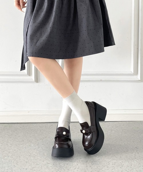 Shoes in Closet(シューズインクローゼット)の「【新入荷】+8.0㎝ 軽量 厚底 スクエアトゥ パール付きリボン アクセント ローファー 486(ローファー・レディース・ブラック/ダークブラウン・L/LL/S/M)」の17枚目の写真