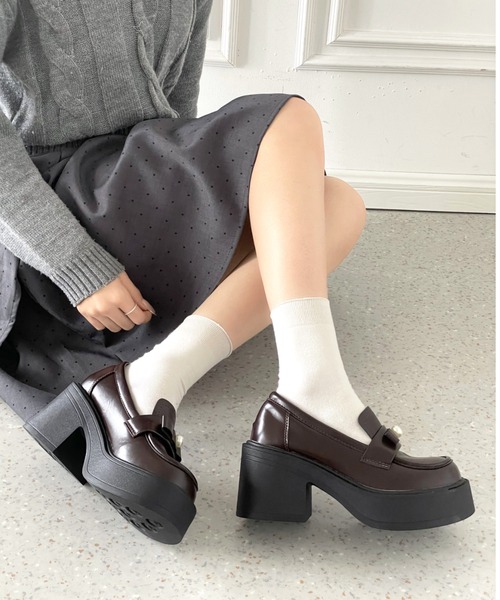 Shoes in Closet(シューズインクローゼット)の「【新入荷】+8.0㎝ 軽量 厚底 スクエアトゥ パール付きリボン アクセント ローファー 486(ローファー・レディース・ブラック/ダークブラウン・L/LL/S/M)」の19枚目の写真