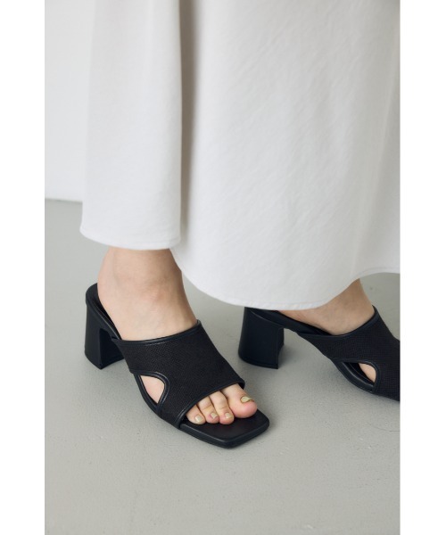AZUL by moussy(アズールバイマウジー)の「カットアウトヒールサンダル 靴(サンダル・レディース・ブラック系その他/ブラック/ベージュ・SMALL/MEDIUM/LARGE)」の4枚目の写真