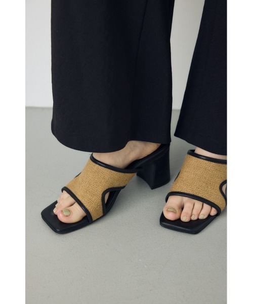 AZUL by moussy(アズールバイマウジー)の「カットアウトヒールサンダル 靴(サンダル・レディース・ブラック系その他/ブラック/ベージュ・SMALL/MEDIUM/LARGE)」の17枚目の写真