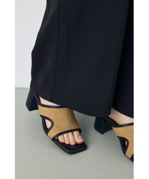 AZUL by moussy(アズールバイマウジー)の「カットアウトヒールサンダル 靴(サンダル・レディース・ブラック系その他/ブラック/ベージュ・SMALL/MEDIUM/LARGE)」の19枚目の写真