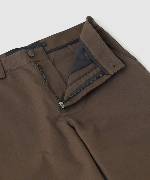 JOURNAL STANDARD(ジャーナルスタンダード)の「Aaron Levine / アーロン・レヴィン Single Pleat Workwear Pant(チノパンツ・メンズ・ブラウン・34/32/30)」の3枚目の写真