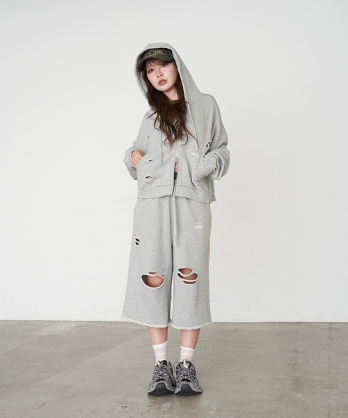 RAY CASSIN(レイカズン)の「【レース / プリント 】レイヤードダメージスウェットハーフパンツ / バミューダパンツ(スウェットパンツ・レディース・ホワイト系その他/ライトグレー/グレー・FREE)」の5枚目の写真