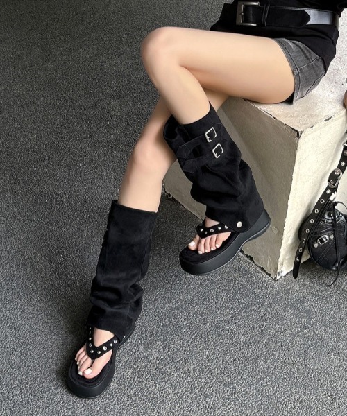 Vipoa(ヴィポア)の「Suede belted boots tongs sandal(サンダル・レディース・ブラック/ベージュ・MEDIUM/SMALL/LARGE)」の11枚目の写真