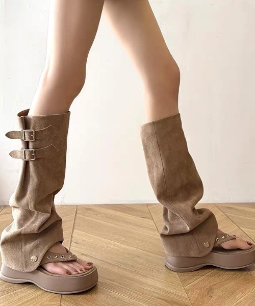 Vipoa(ヴィポア)の「Suede belted boots tongs sandal(サンダル・レディース・ブラック/ベージュ・MEDIUM/SMALL/LARGE)」の21枚目の写真