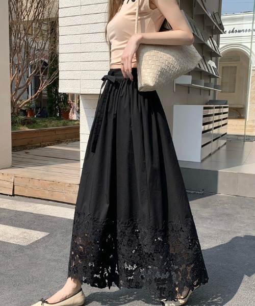 AMAJI(アマジ)の「レース切替 カットワーク刺繍 リボン付き ミモレ丈 スカート(スカート・レディース・ホワイト/ブラック・MEDIUM/SMALL)」の6枚目の写真