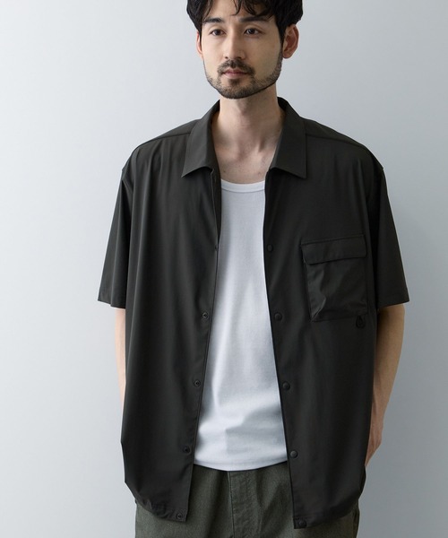 NAVY（ネイビー）の「【SARARI /サラリ】接触冷感 極冷ドロストオーバーサイズ UVカット半袖シャツ（シャツ/ブラウス・メンズ・チャコールグレー/ブラック・L/XL/S/M）」の15枚目の写真