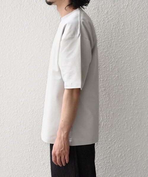 SHIPS Colors(シップス カラーズ)の「SHIPS Colors:〈抗菌防臭・接触冷感・吸水速乾〉シルケット ビッグ Tシャツ(Tシャツ/カットソー・メンズ・ブラック/ライトグレー/ライトホワイト・MEDIUM/LARGE/X-LARGE)」の17枚目の写真