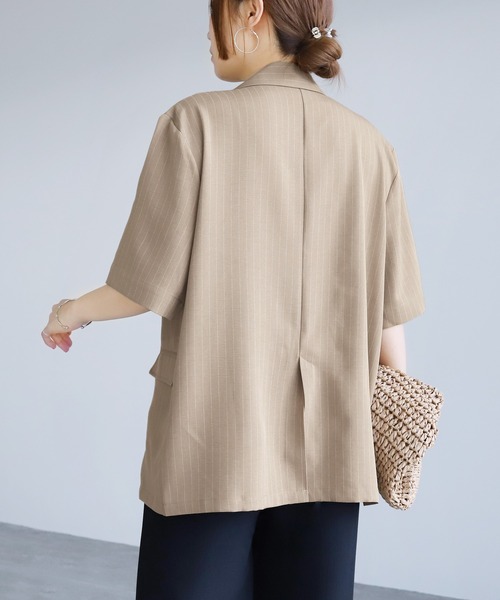 reca(レカ)の「【ZOZOTOWN限定】ピンストライプ半袖ジャケット(テーラードジャケット・レディース・ベージュ/チャコールグレー・FREE)」の7枚目の写真