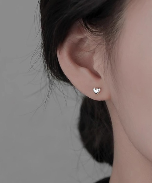 B.I.D.(ビーアイディー)の「《EKG194/ハートワンポイントピアス/両耳用/(NEZ)(ピアス(両耳用)・レディース・シルバー・FREE)」の2枚目の写真