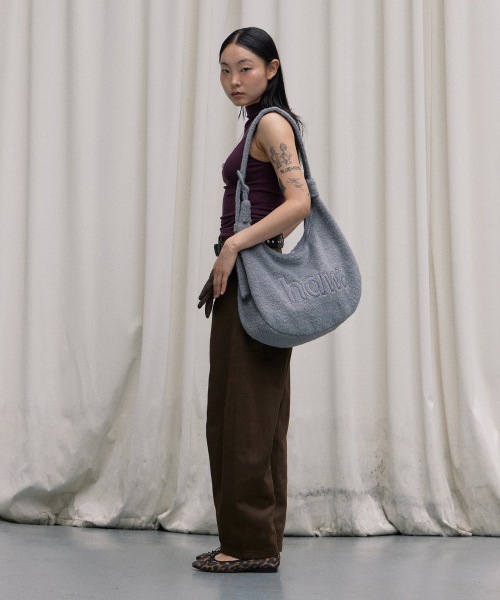 HAVEAWHALE（ハブアホエール）の「wool cross pebble bag (GR)（メッセンジャーバッグ・レディース・その他・FREE）」の3枚目の写真