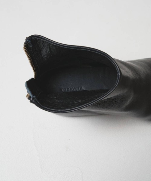 TODAYFUL(トゥデイフル)の「TODAYFUL Square Leather Flat Boots スクエアレザーフラットブーツ/12621019(ブーツ・レディース・ブラック・36/37/38)」の3枚目の写真