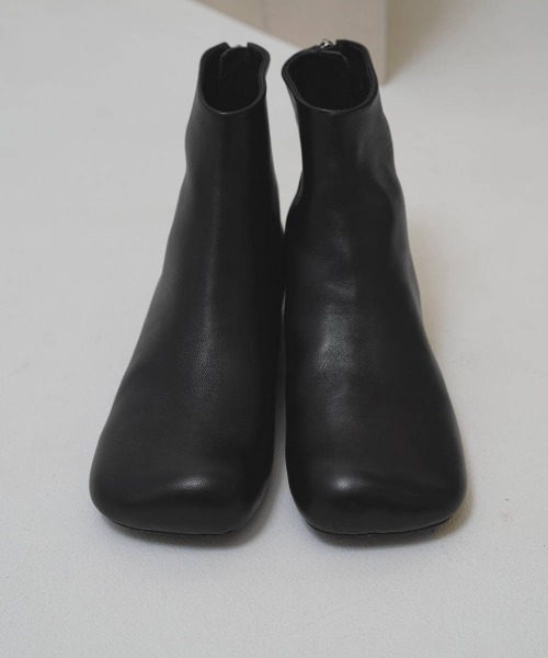 TODAYFUL(トゥデイフル)の「TODAYFUL Square Leather Flat Boots スクエアレザーフラットブーツ/12621019(ブーツ・レディース・ブラック・36/37/38)」の2枚目の写真