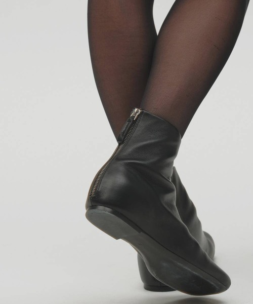 TODAYFUL(トゥデイフル)の「TODAYFUL Square Leather Flat Boots スクエアレザーフラットブーツ/12621019(ブーツ・レディース・ブラック・36/37/38)」の8枚目の写真