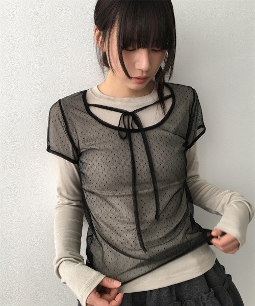 tunee(チュニー)の「ドットシアーレイヤードカットソー 半袖 Y2K コードリボン(MA/EK162)(Tシャツ/カットソー・レディース・ブラック/ホワイト・FREE)」の2枚目の写真