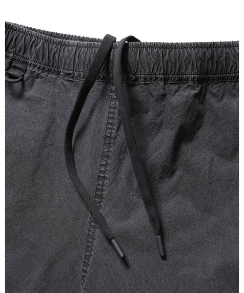 F.C.Real Bristol(エフシーレアルブリストル)の「WASHED CRISP DENIM TRACK PANTS(その他パンツ・メンズ・インディゴブルー/ブラック・X-LARGE/SMALL/MEDIUM/LARGE)」の12枚目の写真