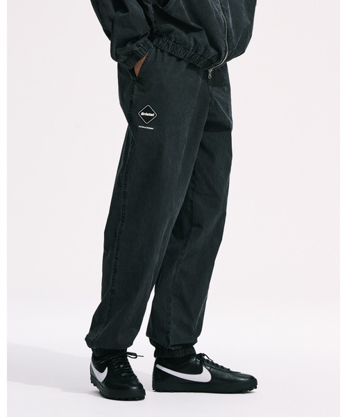 F.C.Real Bristol(エフシーレアルブリストル)の「WASHED CRISP DENIM TRACK PANTS(その他パンツ・メンズ・インディゴブルー/ブラック・X-LARGE/SMALL/MEDIUM/LARGE)」の4枚目の写真