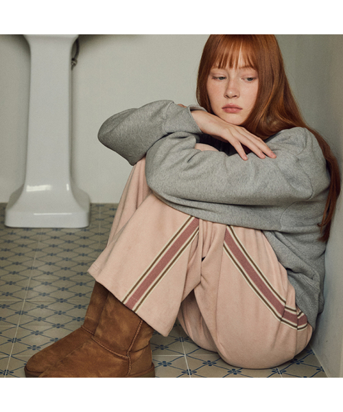 WEDNESDAYOASISFORWOMEN(ウェンズデー オアシス フォー ウーマン)の「W/ラインスエードトラックパンツ 4COLOR(その他パンツ・レディース・ダークブラウン/カーキ/PINK/ブラック・FREE)」の4枚目の写真