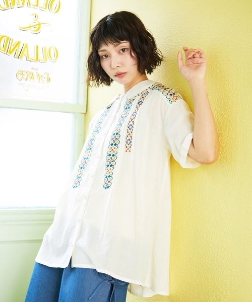 Jocomomola(ホコモモラ)の「Cruzar フラワーインド刺繍ブラウス(シャツ/ブラウス・レディース・ブラック/アイボリー・40)」の4枚目の写真