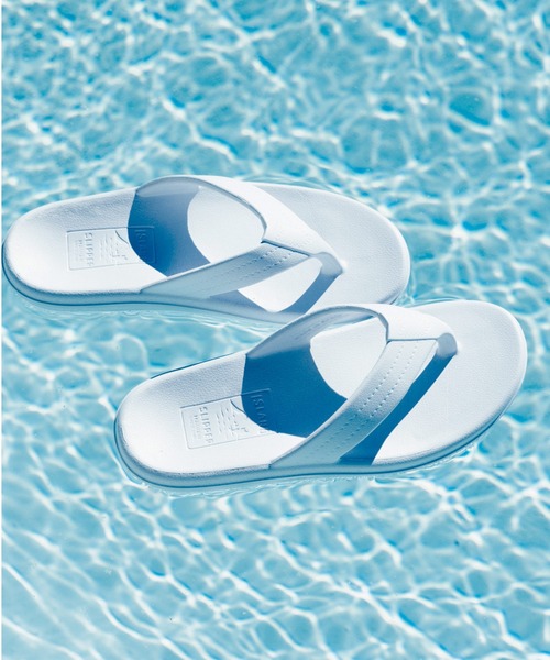 ISLAND SLIPPER(アイランドスリッパ)の「ISLAND SLIPPER | EVA サンダル WOMEN(サンダル・レディース・ホワイト/ブラック・5/6/7)」の2枚目の写真