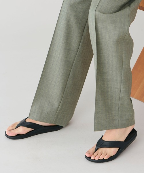 ISLAND SLIPPER(アイランドスリッパ)の「ISLAND SLIPPER | EVA サンダル WOMEN(サンダル・レディース・ホワイト/ブラック・5/6/7)」の3枚目の写真