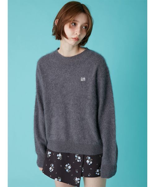 FURFUR(ファーファー)の「ウールミンクロゴ刺繍クルーネックニット(ニット/セーター・レディース・チャコールグレー/イエロー/サックスブルー/オフホワイト・F)」の3枚目の写真