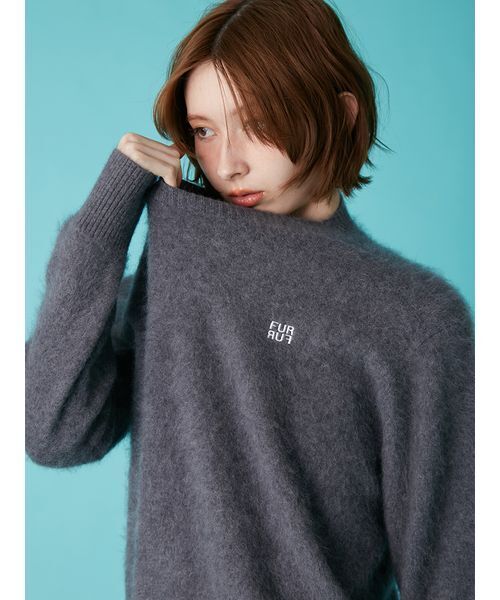 FURFUR(ファーファー)の「ウールミンクロゴ刺繍クルーネックニット(ニット/セーター・レディース・チャコールグレー/イエロー/サックスブルー/オフホワイト・F)」の21枚目の写真