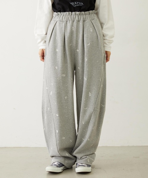 MILKFED.（ミルクフェド）の「EMBROIDERED ROSE SWEAT WIDE PANTS（スウェットパンツ・レディース・オートミール/ネイビー/アッシュ・ONE SIZE）」の18枚目の写真