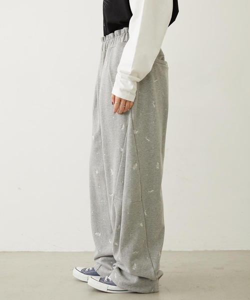 MILKFED.（ミルクフェド）の「EMBROIDERED ROSE SWEAT WIDE PANTS（スウェットパンツ・レディース・オートミール/ネイビー/アッシュ・ONE SIZE）」の19枚目の写真