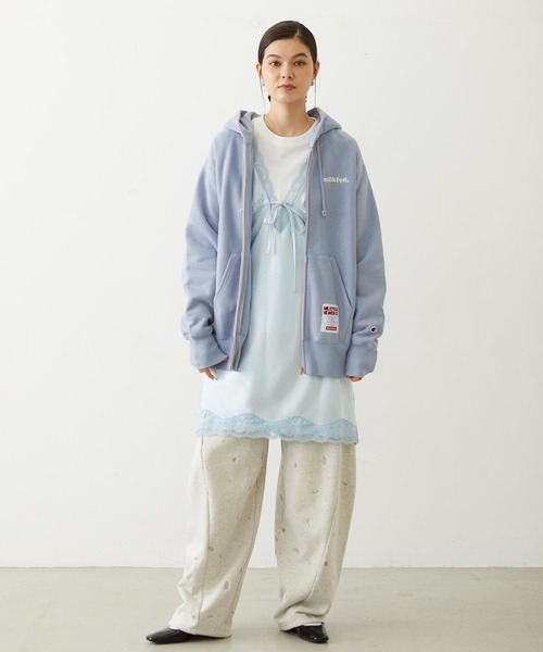 MILKFED.（ミルクフェド）の「EMBROIDERED ROSE SWEAT WIDE PANTS（スウェットパンツ・レディース・オートミール/ネイビー/アッシュ・ONE SIZE）」の16枚目の写真