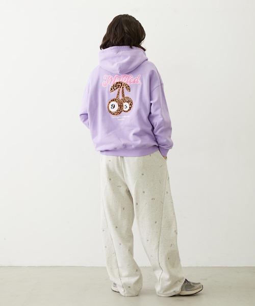 MILKFED.（ミルクフェド）の「EMBROIDERED ROSE SWEAT WIDE PANTS（スウェットパンツ・レディース・オートミール/ネイビー/アッシュ・ONE SIZE）」の4枚目の写真