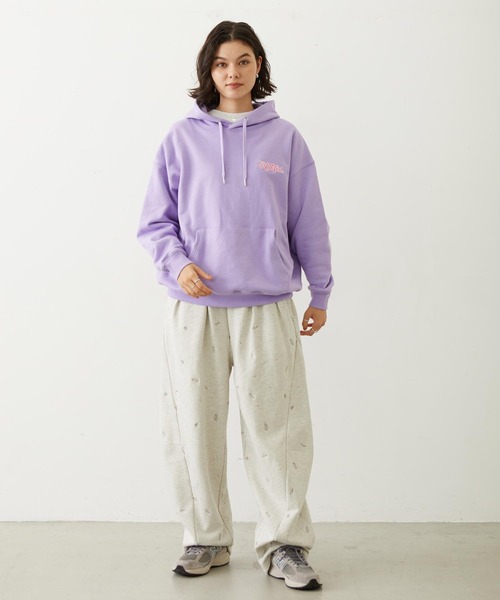 MILKFED.（ミルクフェド）の「EMBROIDERED ROSE SWEAT WIDE PANTS（スウェットパンツ・レディース・オートミール/ネイビー/アッシュ・ONE SIZE）」の5枚目の写真