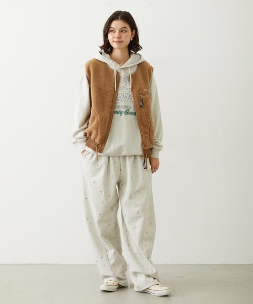 MILKFED.（ミルクフェド）の「EMBROIDERED ROSE SWEAT WIDE PANTS（スウェットパンツ・レディース・オートミール/ネイビー/アッシュ・ONE SIZE）」の8枚目の写真