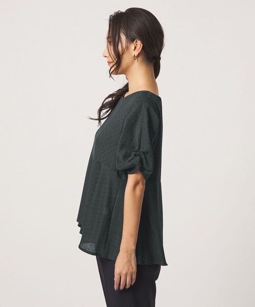 A DAY IN THE LIFE UNITED ARROWS(アデイインザライフユナイテッドアローズ)の「ツイル ペプラム ツイストスリーブブラウス 2 <A DAY IN THE LIFE>(シャツ/ブラウス・レディース・その他1/ライトブルー/ネイビー・FREE)」の8枚目の写真