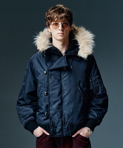 glamb(グラム)の「Luxe Flight Jacket / リュクスフライトジャケット(ミリタリージャケット・メンズ・ワイン/ブラック/カーキ・S/M/L)」の2枚目の写真