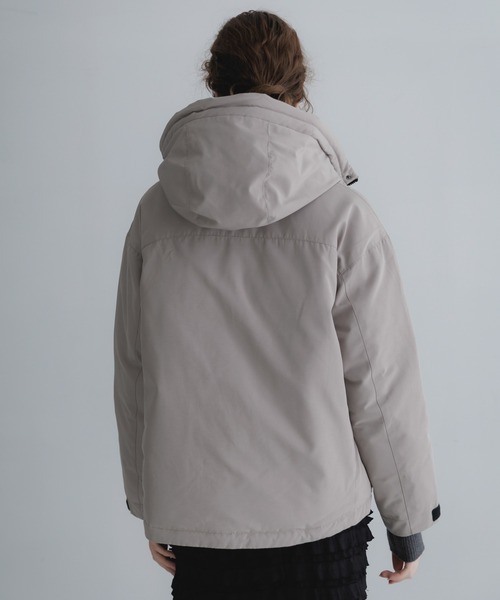 URBAN RESEARCH Sonny Label(アーバンリサーチサニーレーベル)の「フーディーダウンジャケット(ダウンジャケット/コート・レディース・オリーブ/グレー系その他/アイボリー/ブラック・FREE)」の5枚目の写真