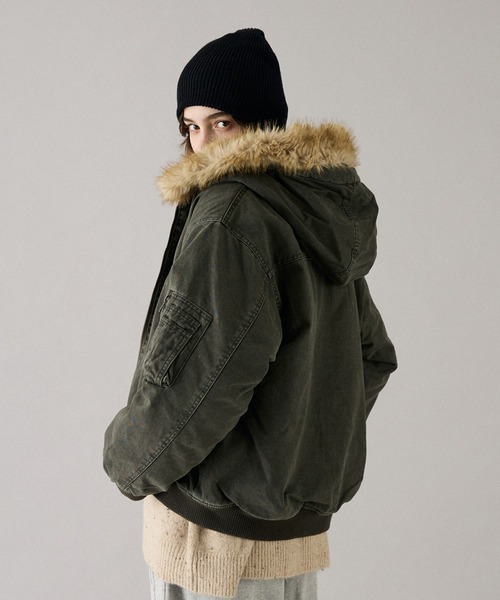 ONCILY(オンシェリー)の「HEART LOGO DUCK FAUX-FUR BLOUSON / ハートロゴダックフェイクファーブルゾン(ブルゾン・メンズ・ブラック/ブラウン/ベージュ/カーキ・SMALL/MEDIUM/LARGE)」の19枚目の写真