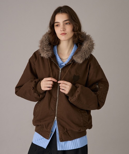ONCILY(オンシェリー)の「HEART LOGO DUCK FAUX-FUR BLOUSON / ハートロゴダックフェイクファーブルゾン(ブルゾン・メンズ・ブラック/ブラウン/ベージュ/カーキ・SMALL/MEDIUM/LARGE)」の6枚目の写真