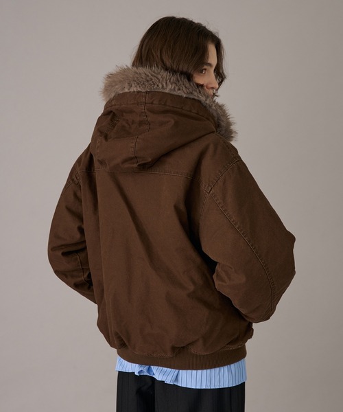 ONCILY(オンシェリー)の「HEART LOGO DUCK FAUX-FUR BLOUSON / ハートロゴダックフェイクファーブルゾン(ブルゾン・メンズ・ブラック/ブラウン/ベージュ/カーキ・SMALL/MEDIUM/LARGE)」の9枚目の写真
