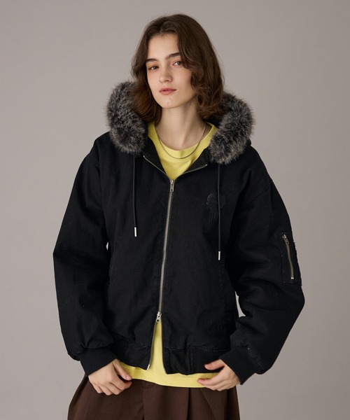 ONCILY(オンシェリー)の「HEART LOGO DUCK FAUX-FUR BLOUSON / ハートロゴダックフェイクファーブルゾン(ブルゾン・メンズ・ブラック/ブラウン/ベージュ/カーキ・SMALL/MEDIUM/LARGE)」の13枚目の写真