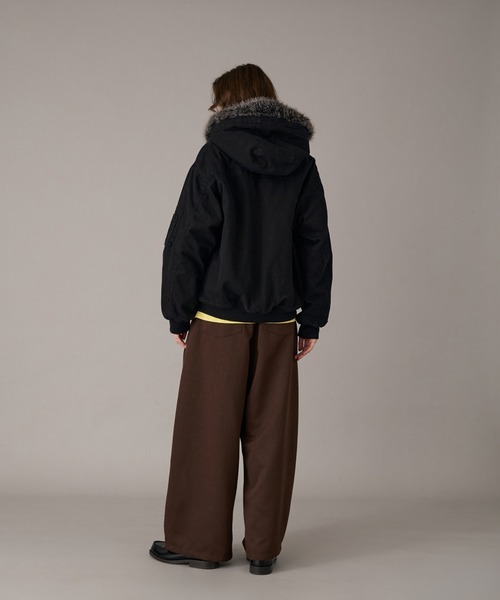 ONCILY(オンシェリー)の「HEART LOGO DUCK FAUX-FUR BLOUSON / ハートロゴダックフェイクファーブルゾン(ブルゾン・メンズ・ブラック/ブラウン/ベージュ/カーキ・SMALL/MEDIUM/LARGE)」の12枚目の写真