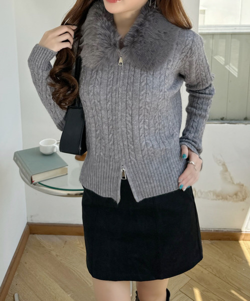 Ada.(エイダ)の「ファー付き ケーブル編み ジップアップ ニット カーディガン(カーディガン/ボレロ・レディース・ホワイト/グレー/ベージュ・FREE)」の12枚目の写真