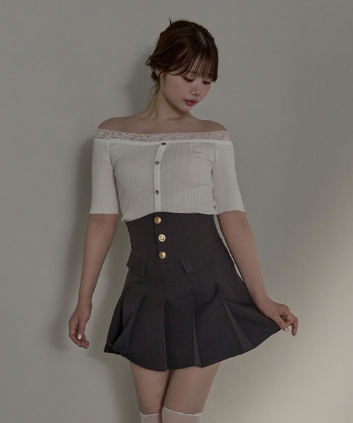 M DOLLY(エムドリー)の「Solene gold button pleats skirt / ソレーヌゴールドボタンプリーツスカート(スカート・レディース・グレー/ブラウン・M/S)」の6枚目の写真