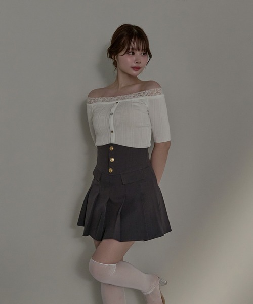 M DOLLY(エムドリー)の「Solene gold button pleats skirt / ソレーヌゴールドボタンプリーツスカート(スカート・レディース・グレー/ブラウン・M/S)」の9枚目の写真