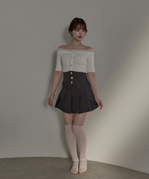 M DOLLY(エムドリー)の「Solene gold button pleats skirt / ソレーヌゴールドボタンプリーツスカート(スカート・レディース・グレー/ブラウン・M/S)」の10枚目の写真