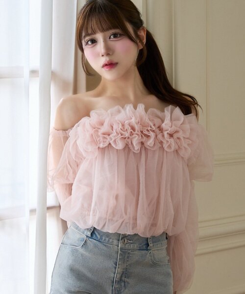 Belle Charme(ベルシャルム)の「【Belle Charme】Tulle Offshoulder Blouse(シャツ/ブラウス・レディース・ブラック/ピンク/アイボリー・FREE)」の1枚目の写真