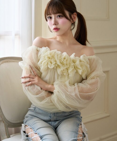 Belle Charme(ベルシャルム)の「【Belle Charme】Tulle Offshoulder Blouse(シャツ/ブラウス・レディース・ブラック/ピンク/アイボリー・FREE)」の2枚目の写真