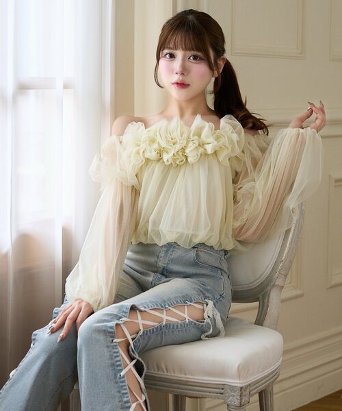 Belle Charme(ベルシャルム)の「【Belle Charme】Tulle Offshoulder Blouse(シャツ/ブラウス・レディース・ブラック/ピンク/アイボリー・FREE)」の4枚目の写真